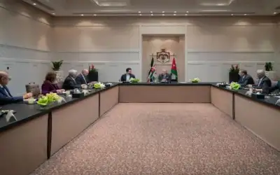 الملك يؤكد مضي الأردن بتنفيذ مسارات