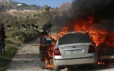 مستوطنون يعتدون على منازل ومركبات فلسطينية
