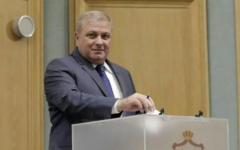 عطية يطالب الحكومة باستثناء أبناء غزة