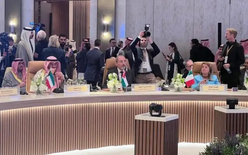 الصفدي في الرياض: أهمية تهيئة ظروف