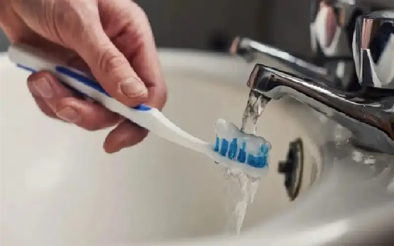 اكتشاف فيروسي مذهل في فرشاة الأسنان