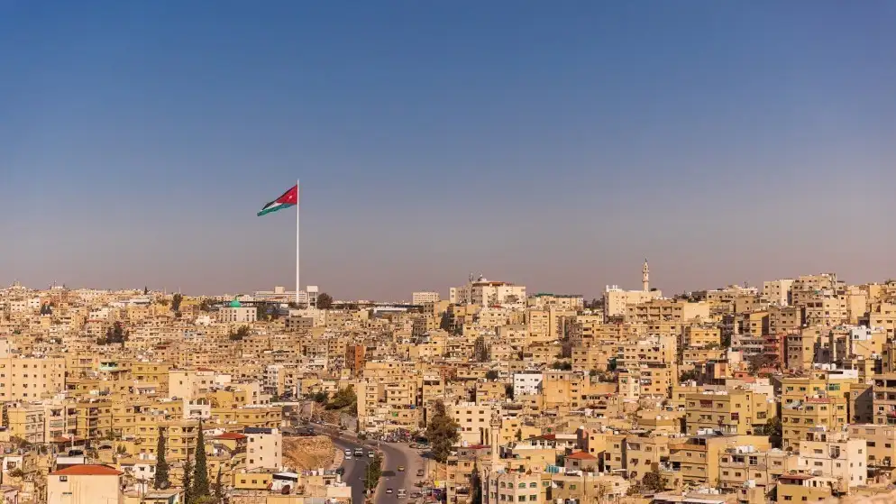 الحرارة أعلى من معدلاتها الاعتيادية بـ