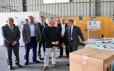 الملك عبدالله الثاني يزور مستودعات الهيئة