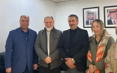 توقيع عقد جماعي قطاعي يستفيد منه