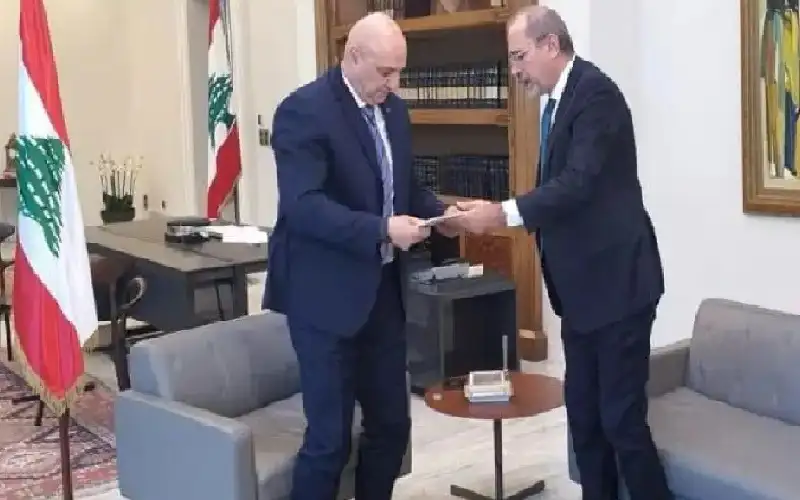 الصفدي ينقل رسالة من الملك إلى