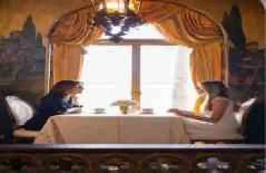 الملكة رانيا العبدالله تلتقي السيدة الأولى