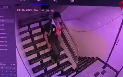 شاهد .. طعنه في منزله وكاميرا