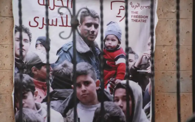 إسرائيل ستفرج عن 735 أسيرا فلسطينيا