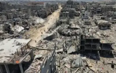 سكان غزة يترقبون وقف إطلاق النار