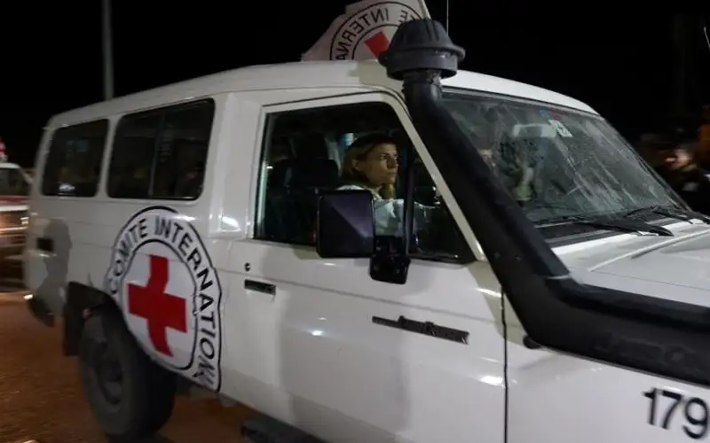 فريق الصليب الأحمر في غزة في