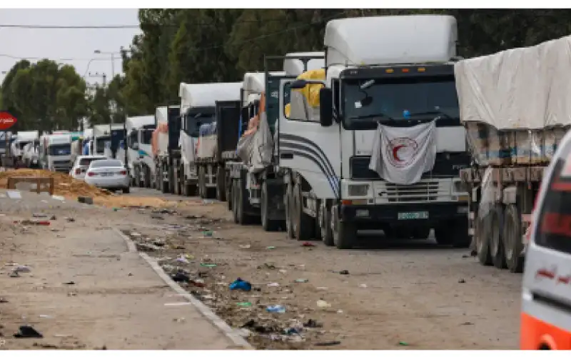 242 شاحنة مساعدات دخلت شمال غزة