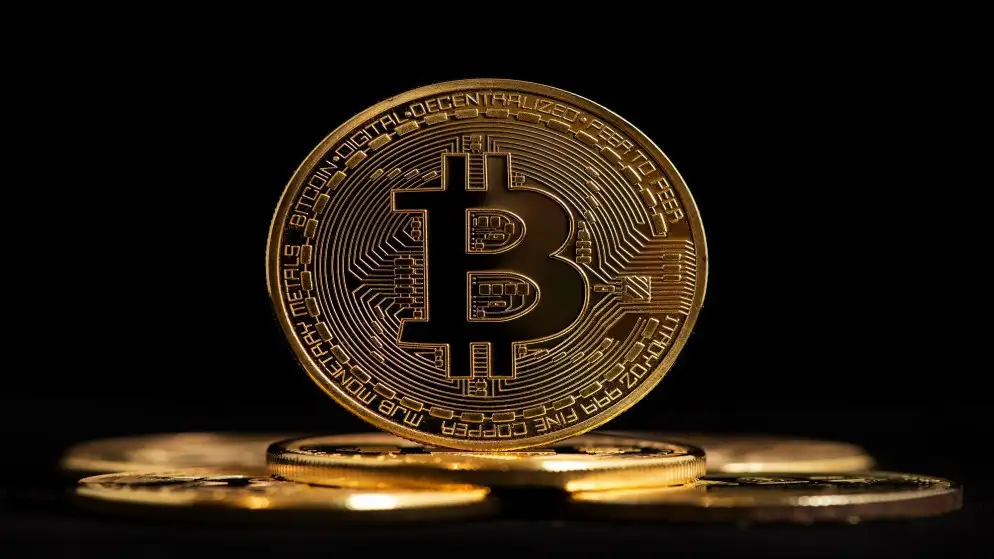 البتكوين تسجل أسعارا قياسية جديدة بتخطيها
