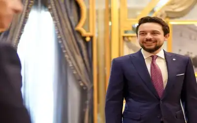 مندوبا عن الملك.. ولي العهد يشارك