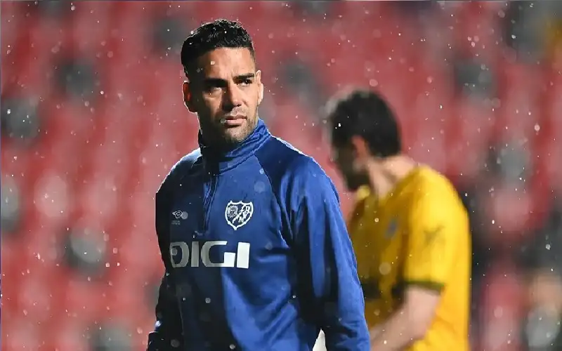 بسبب الضرائب.. فالكاو يرحل عن ميوناريوس