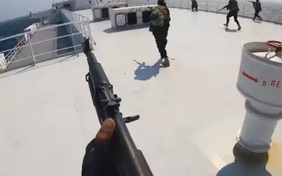الحوثيون يفرجون عن طاقم السفينة غلاكسي