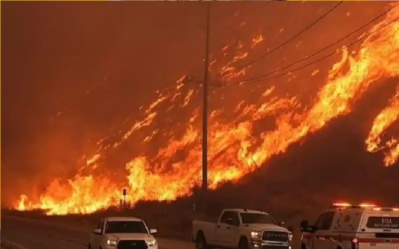 حرائق لوس أنجلوس الجديدة.. أعاصير نارية