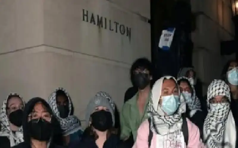 طلاب في جامعة كولومبيا الأمريكية يستأنفون