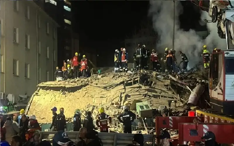 انهيار مبنى سكني في وسط تركيا