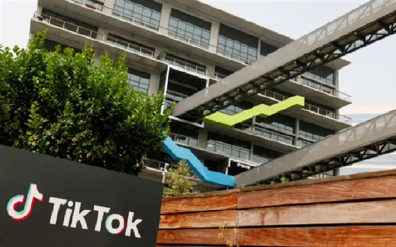 ألمانيا تطور أول غواصة عالمية مجهزة