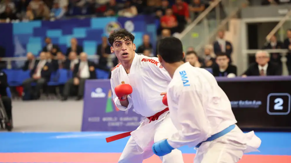 محمد الجعفري يتوج بالميدالية الفضية في