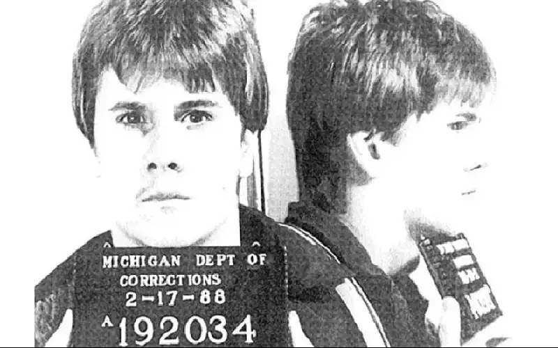 طفل عينه إف بي آي مخبرا