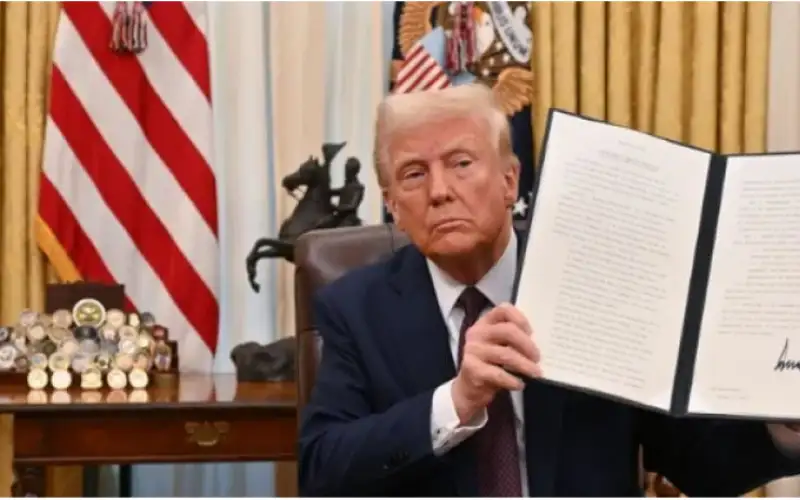 ترامب يوقف جميع المنح والقروض الاتحادية