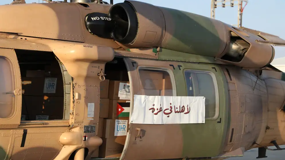 16 طائرة مساعدات جديدة تقلع إلى