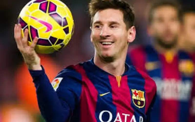 ميسي يقرر العودة إلى برشلونة