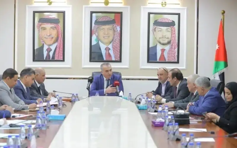 الطاقة النيابية تناقش ملاحظات حول أسطوانات