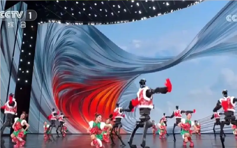 روبوتات بشرية تبهر الجمهور في احتفالات