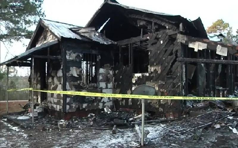 أمريكا.. عطلت أجهزة الإنذار وأشعلت النار