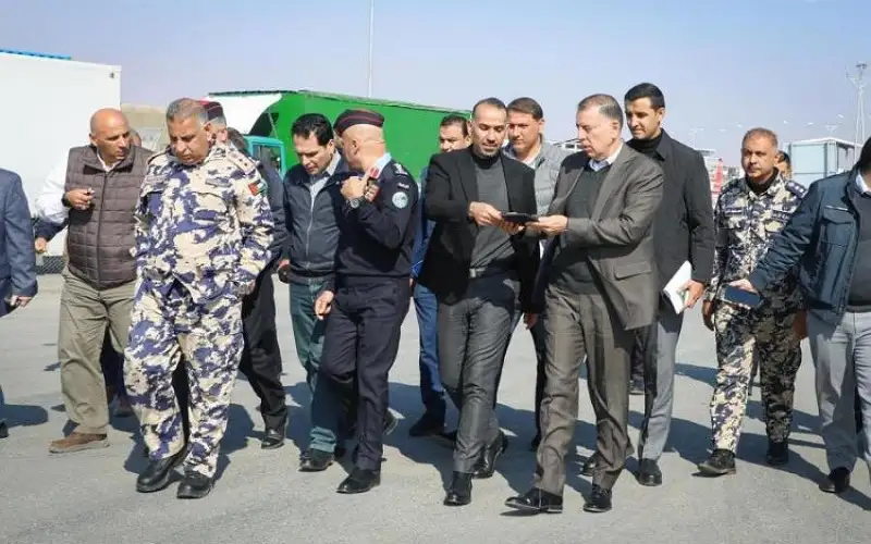 وزير الداخلية يتفقد حدود جابر وقرية