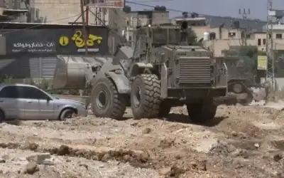 الاحتلال يهدم وينسف منازل ومحال في