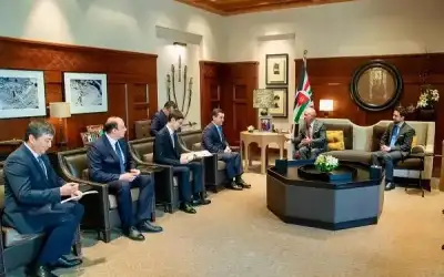 الملك يستقبل وزير خارجية أوزبكستان