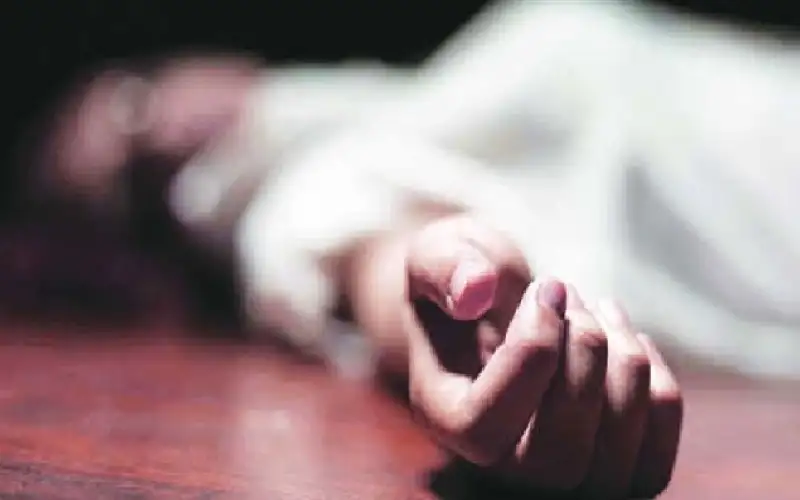 بسبب الشات.. فتاة مصرية تنهي حياتها