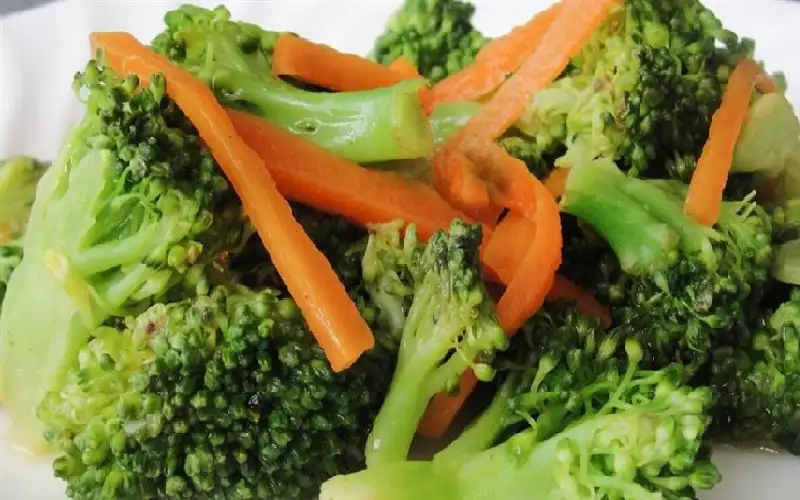 دراسة: عنصر غذائي يقلل شيب الشعر