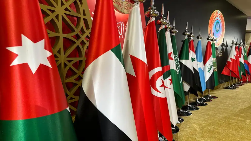 مشاورات لعقد قمة عربية طارئة أواخر