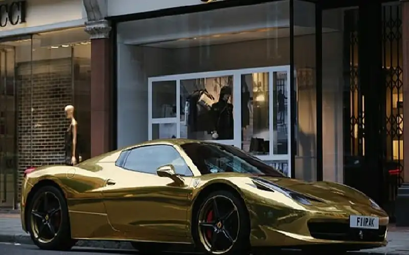 فيراري تهدد زبائنها غير المخلصين