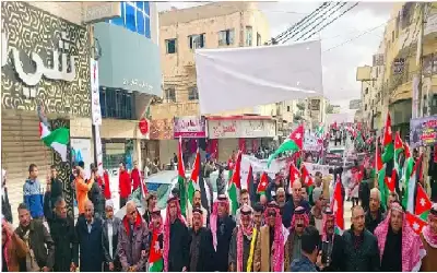 آلاف الاردنيين قرب السفارة الامريكية: والأردن