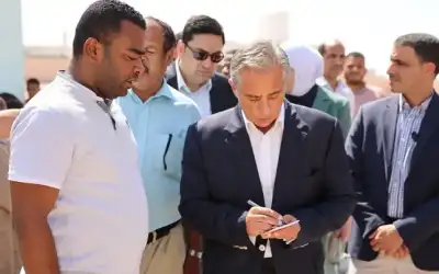 رئيس الوزراء زار 53 موقعا في