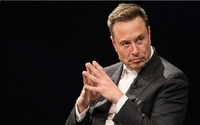 لا يستخدم التطبيق.. ماسك: لا أخطط