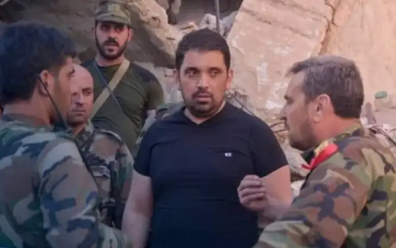 صقر الأسد يغضب السوريين .. صورة