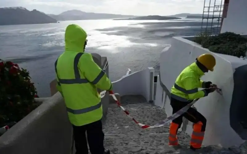 خشية زلزال مدمر.. تمديد إغلاق المدارس