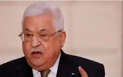عباس يصدر مرسوما بإلغاء دفع رواتب