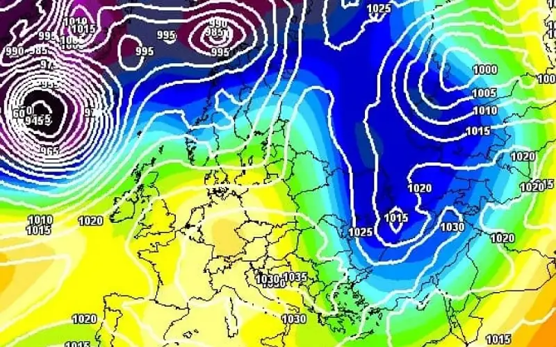 توقعات أولية.. نزول قطبي ضخم نحو