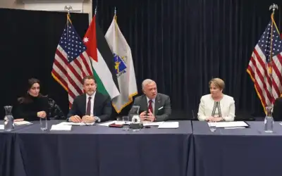 الملك يؤكد أهمية توسيع التعاون بين