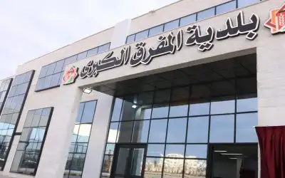 رئيس الوزراء يفتتح مبنى بلدية المفرق