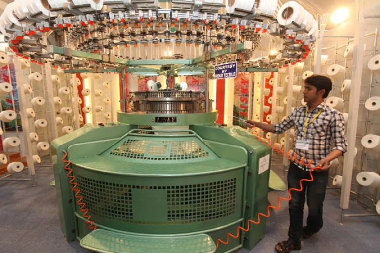 رئيس الوزراء يعلن عددا من المشاريع