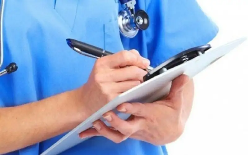 اتفاق بين الممرضين والصحة يعلق التصعيد