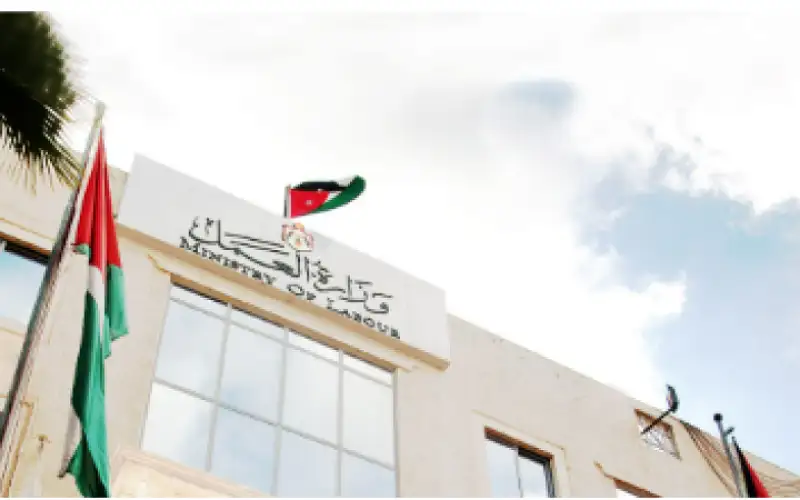 العمل : فتح باب استقدام العمالة